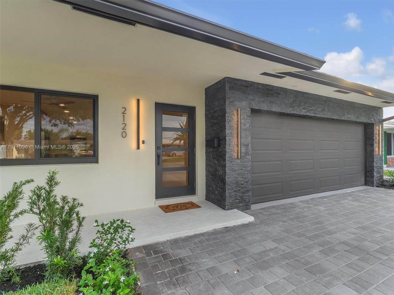 2120 55th Ct - Photo 1