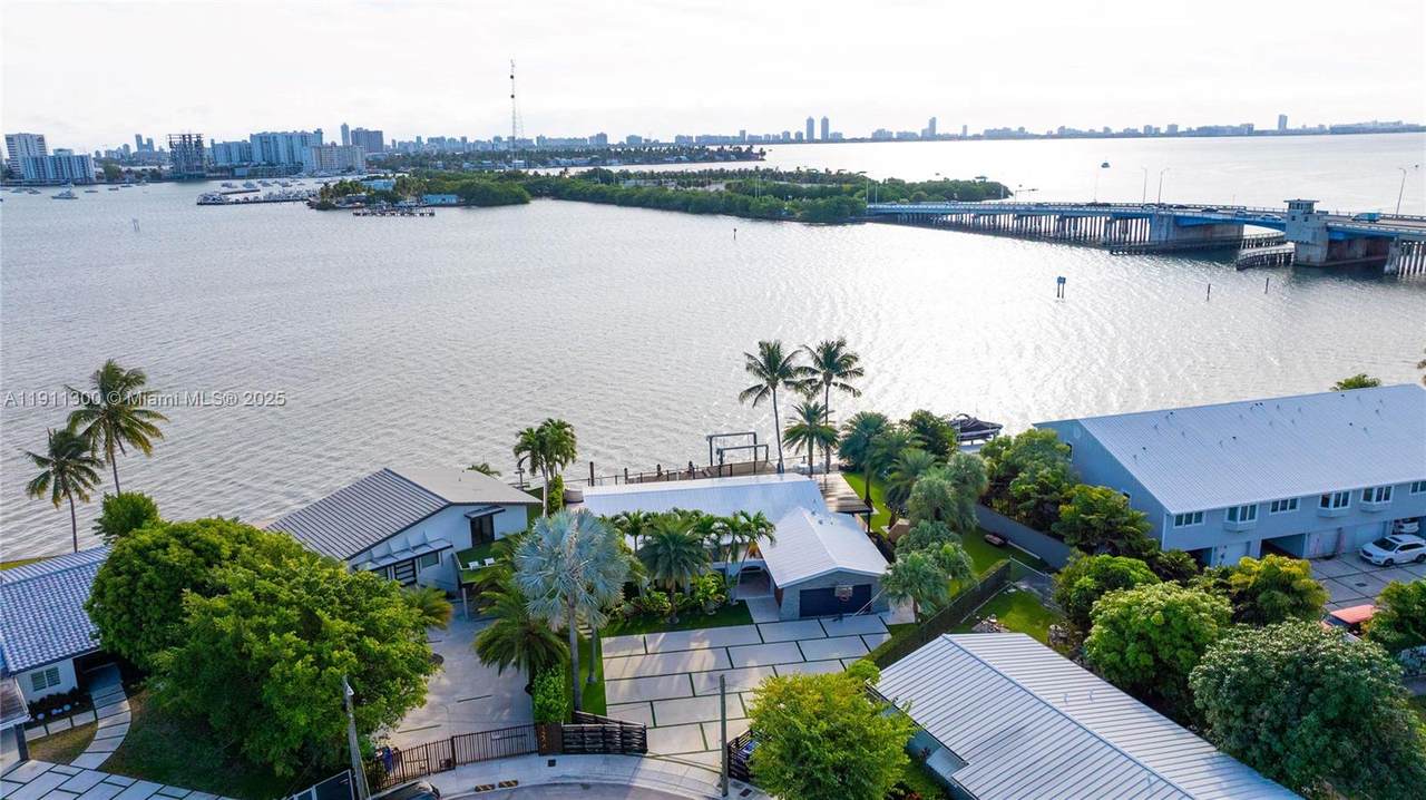 1242 81st Ter - Photo 1