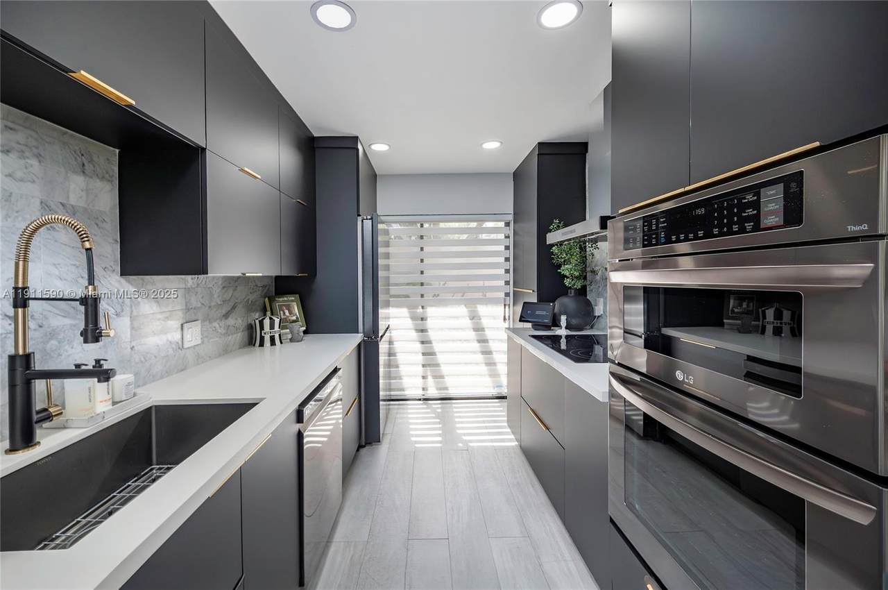 9673 16th Ct - Photo 1