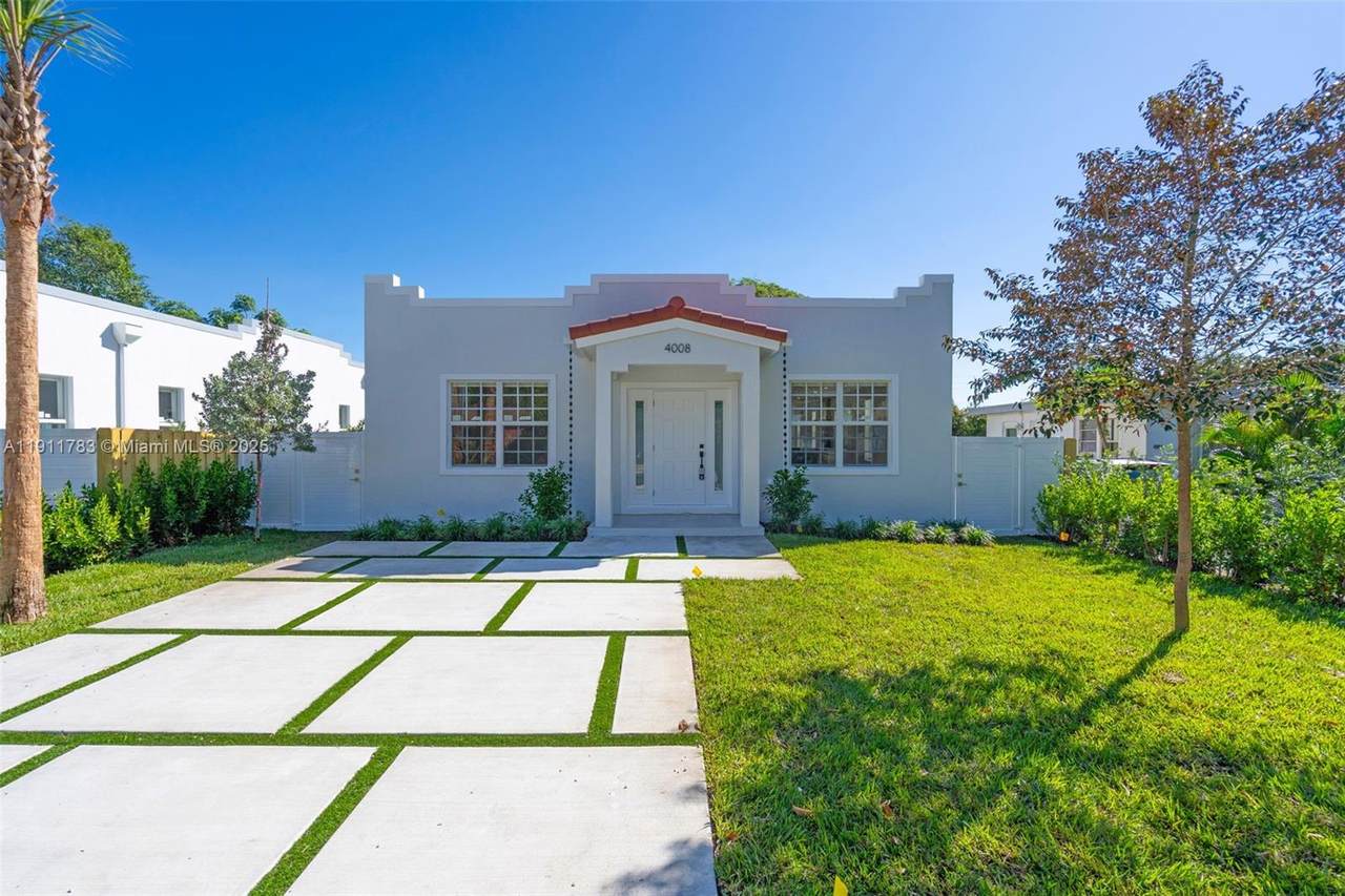 4008 Greenwood Ave - Photo 1