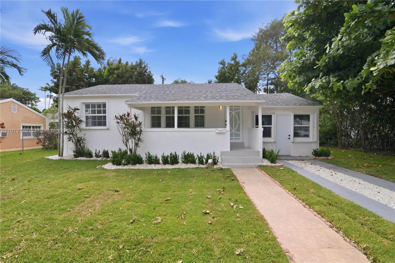 560 110th Ter - Photo 1