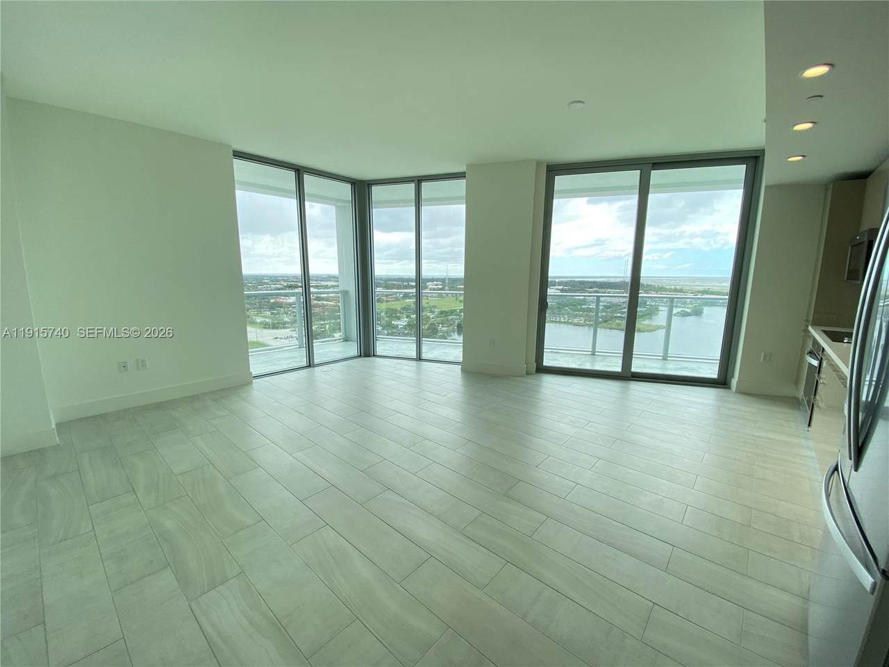 https://bt-photos.global.ssl.fastly.net/miami/1280_boomver_2_A11915740-2.jpg