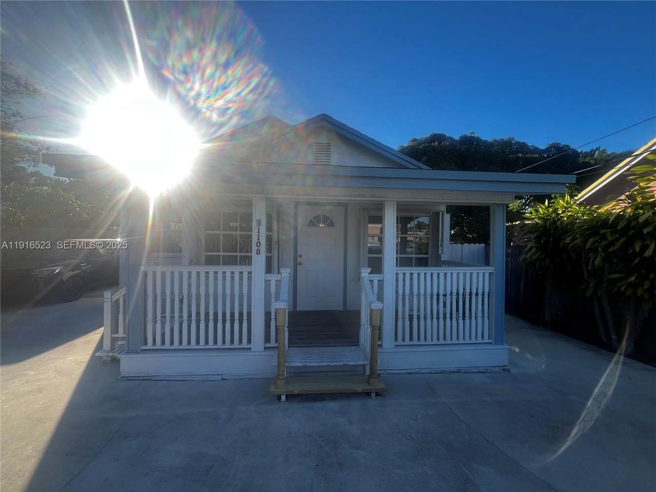 11108 Peachtree Dr - Photo 1