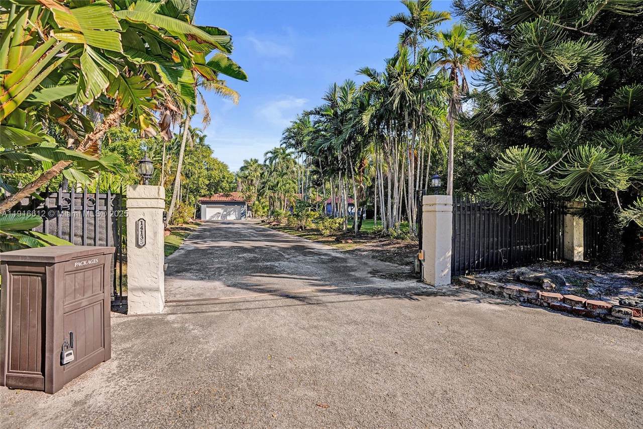 14135 Miami Ave - Photo 1