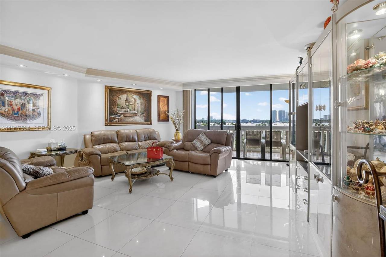 1000 Island Blvd - Photo 1
