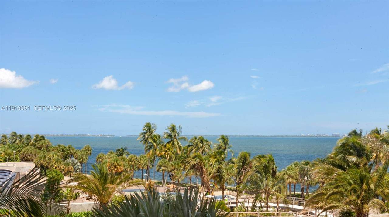 1 Grove Isle Dr - Photo 1