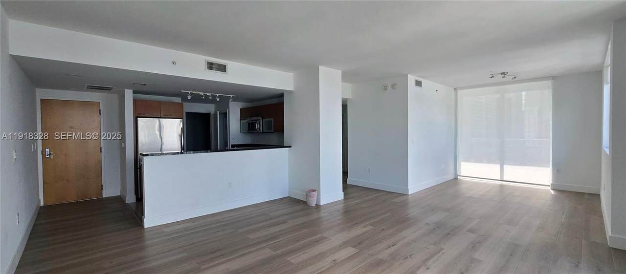 244 Biscayne Blvd - Photo 1