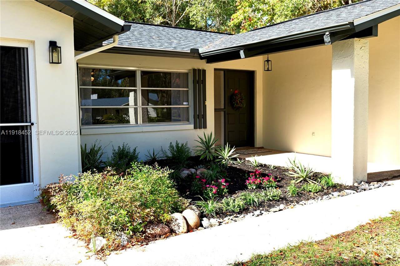 9120 210 CR - Photo 1