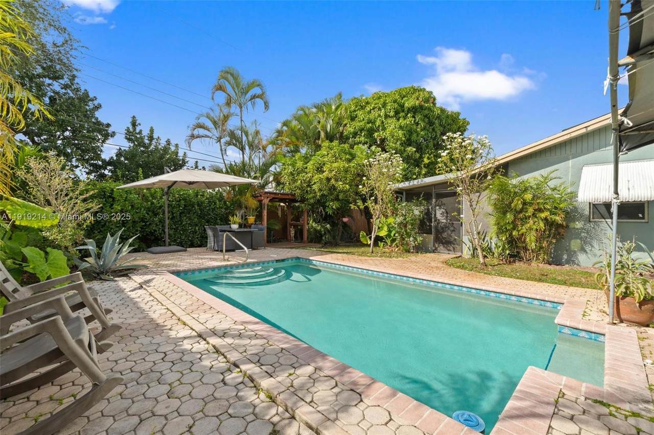 1912 97th Ter - Photo 1