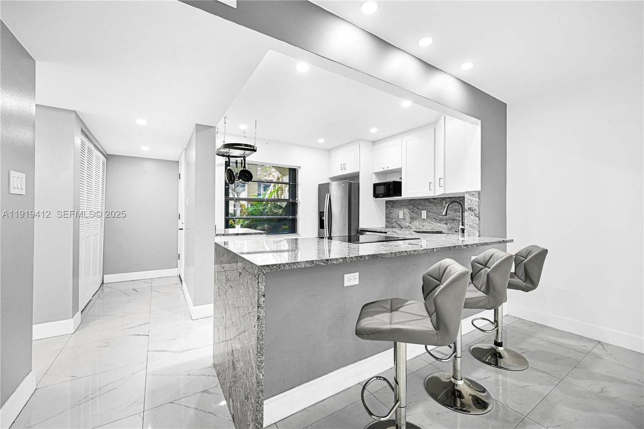 132 Cypress Rd - Photo 1