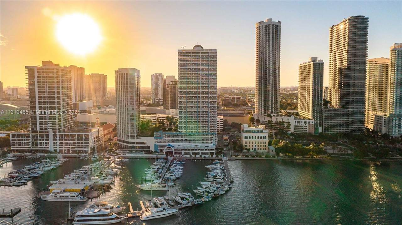 1717 Bayshore Dr - Photo 1