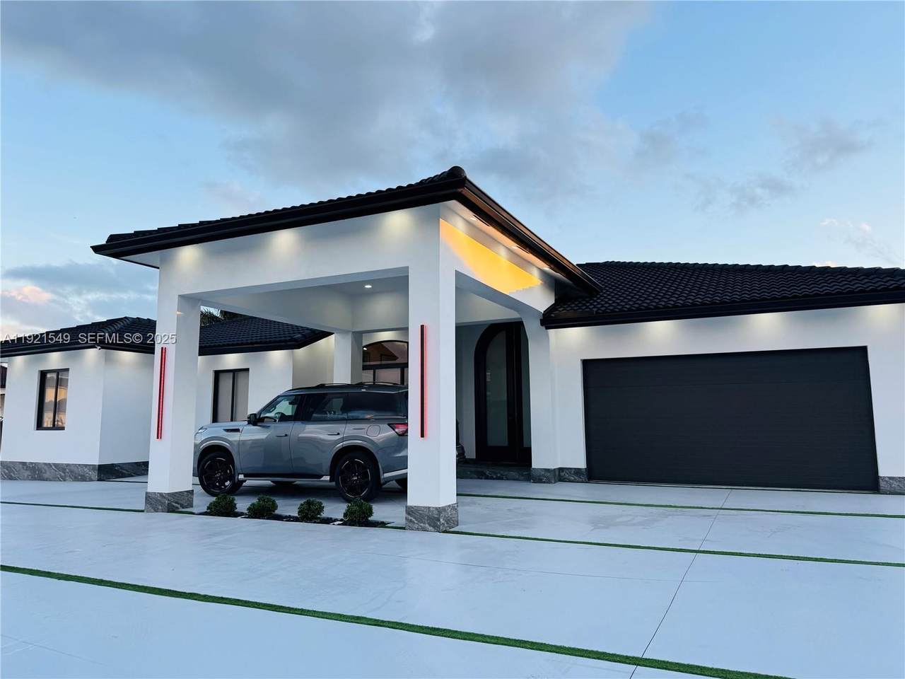 13430 192nd St - Photo 1