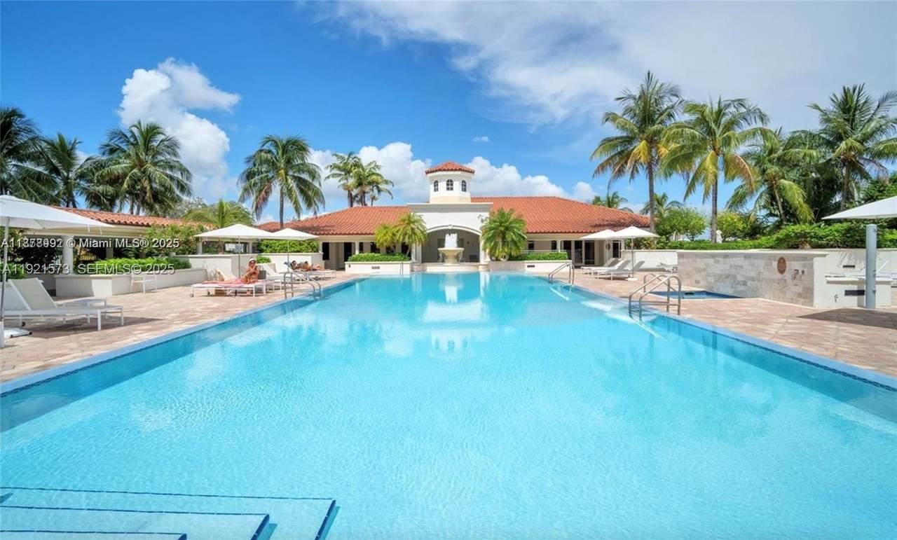 20000 Country Club Dr - Photo 1