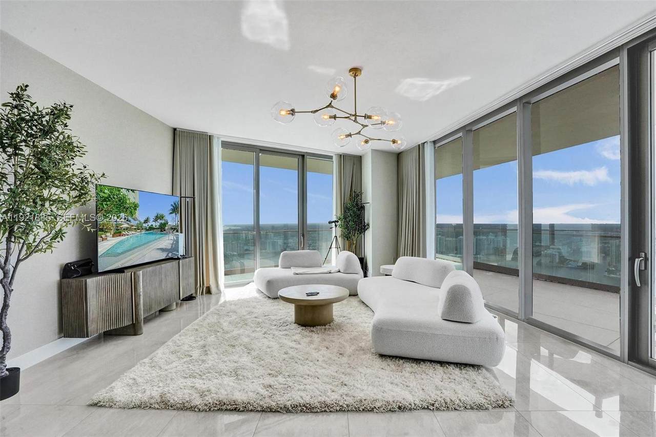 18975 Collins Ave - Photo 1