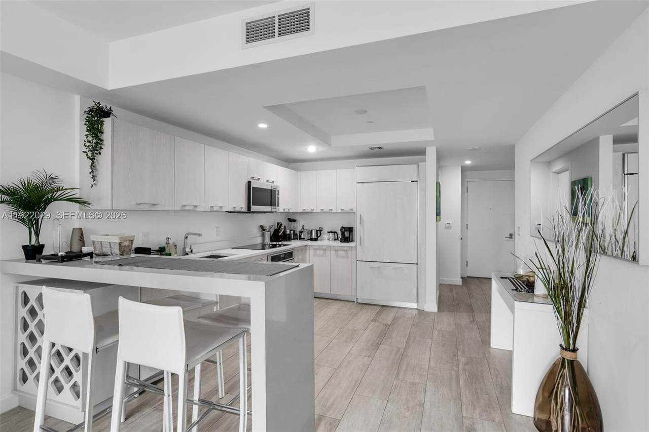 55 9th St - Photo 1
