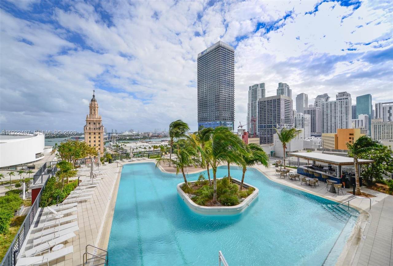 https://bt-photos.global.ssl.fastly.net/miami/1280_boomver_2_A11922487-2.jpg
