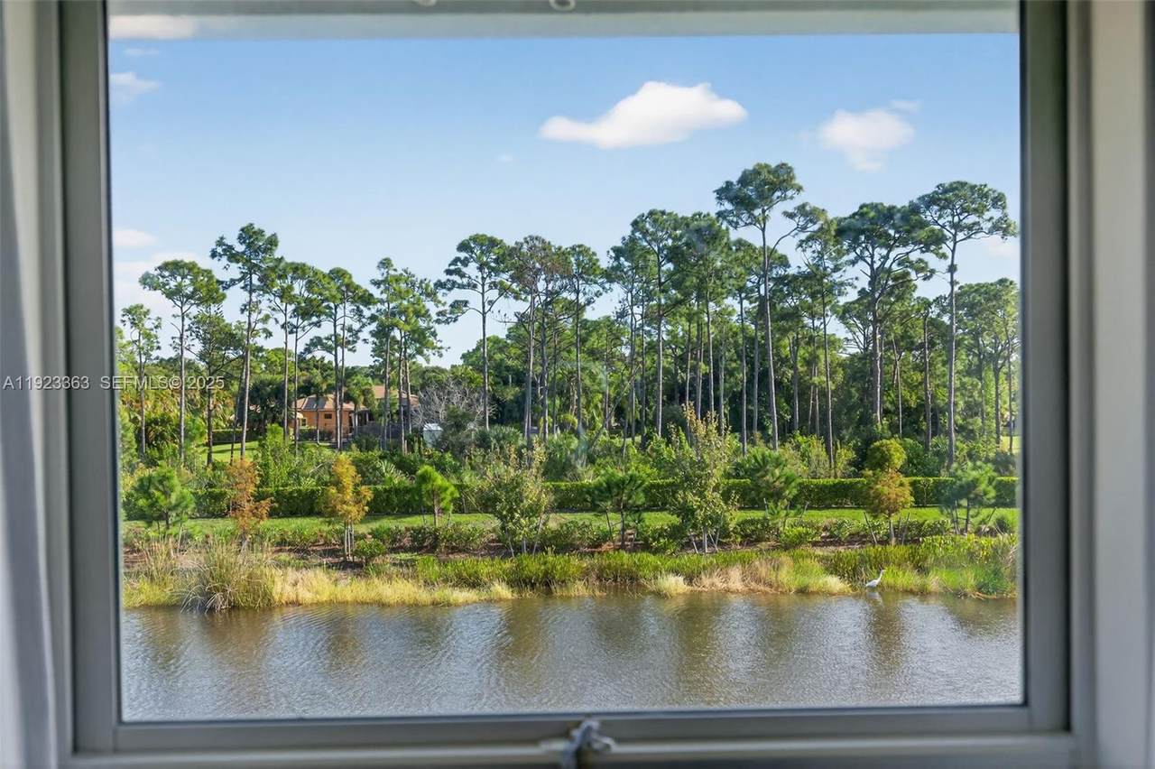 5746 Edgewater Cir - Photo 1