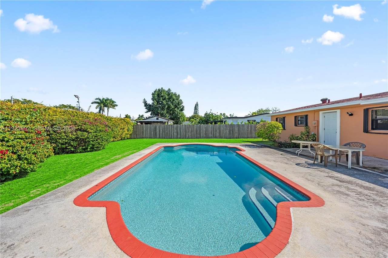 14731 285th St - Photo 1