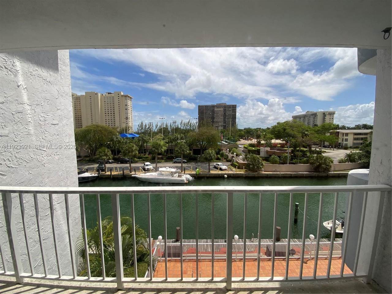 https://bt-photos.global.ssl.fastly.net/miami/1280_boomver_2_A11923921-2.jpg
