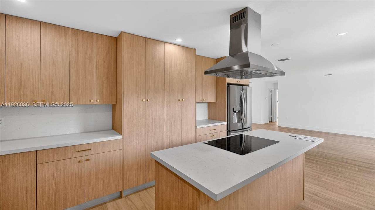 4850 93rd Ct - Photo 1