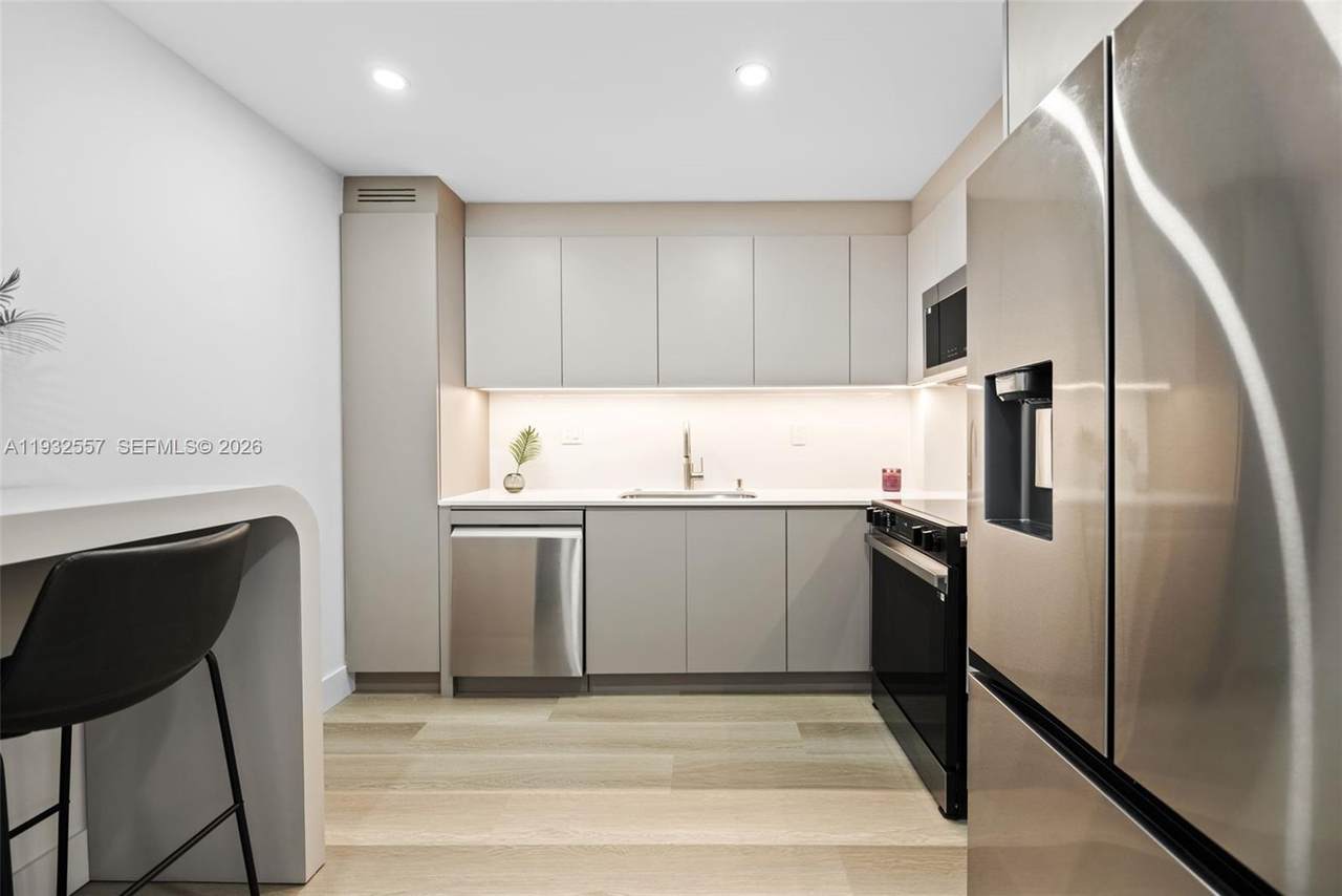 18151 31st Ct - Photo 1