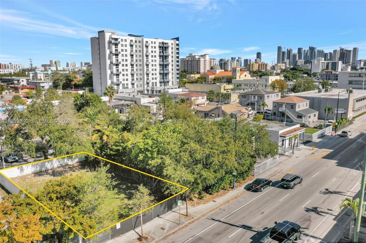 1471 1st St - Photo 1