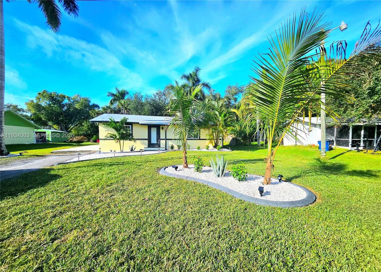 137 Dow Ln - Photo 1