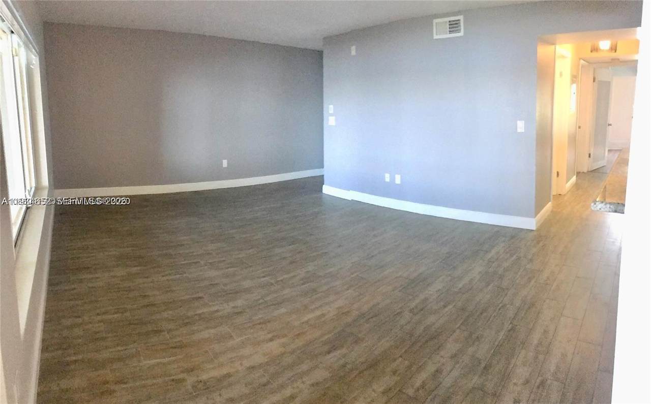 2445 33rd St - Photo 1