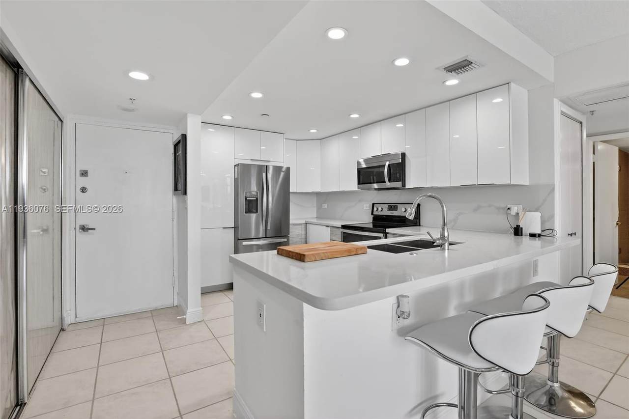 20505 Country Club Dr - Photo 1