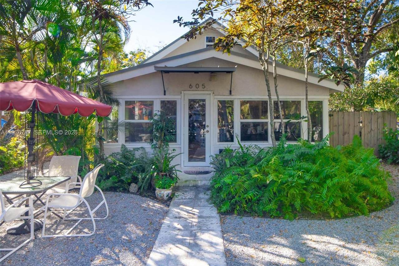 605 6th Ave - Photo 1