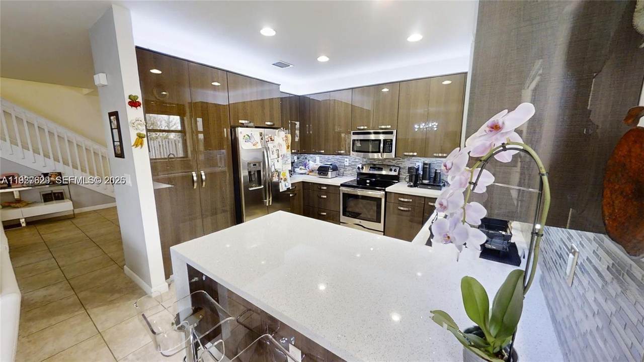 4231 165th Ct - Photo 1
