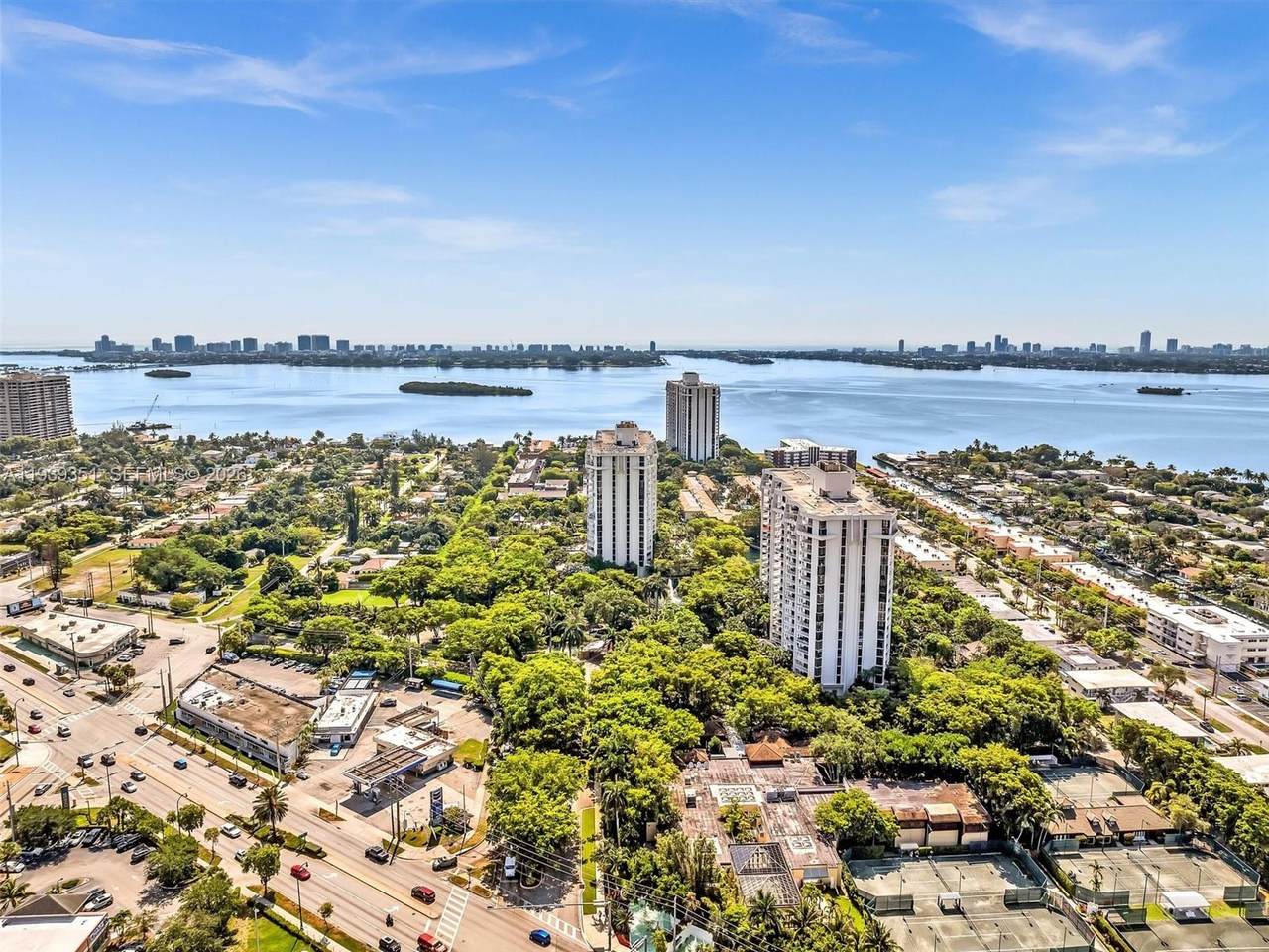 2000 Towerside Ter - Photo 1