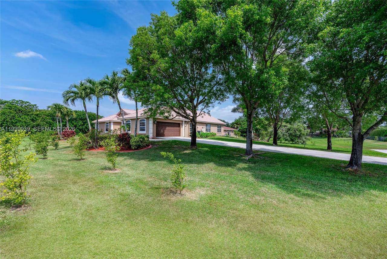 12851 Luray Rd - Photo 1