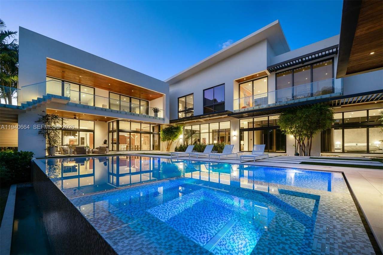 4780 86th Ter - Photo 1