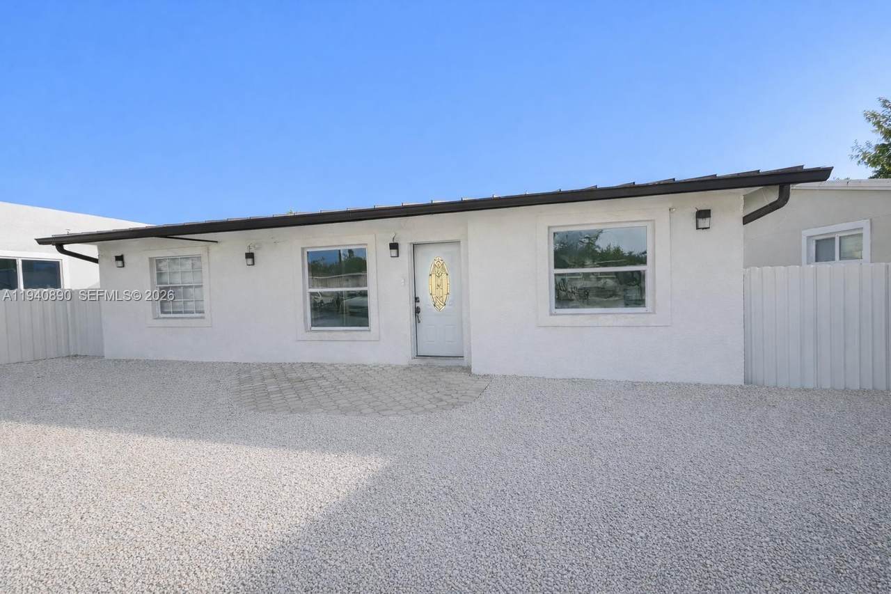 933 3rd Ter - Photo 1