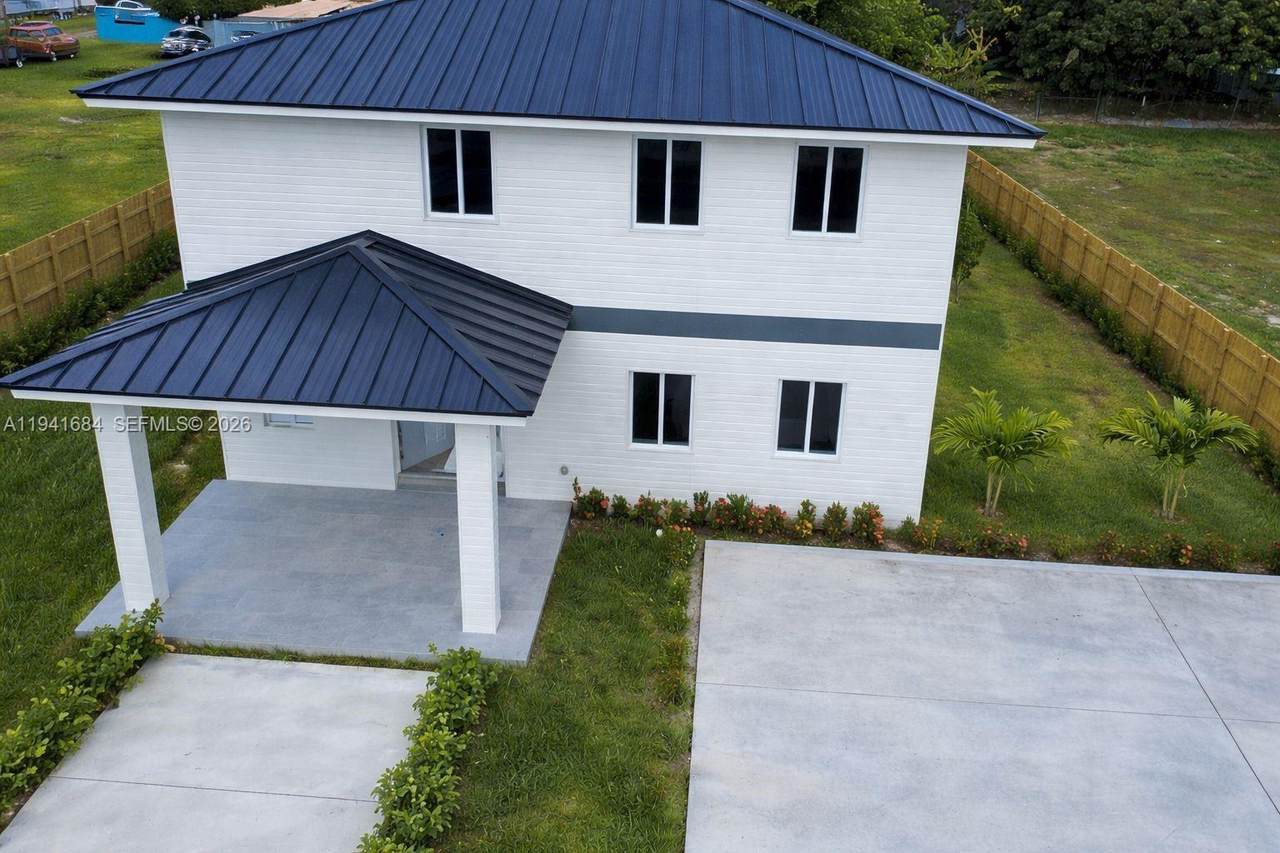 722 NW 6 CT - Photo 1