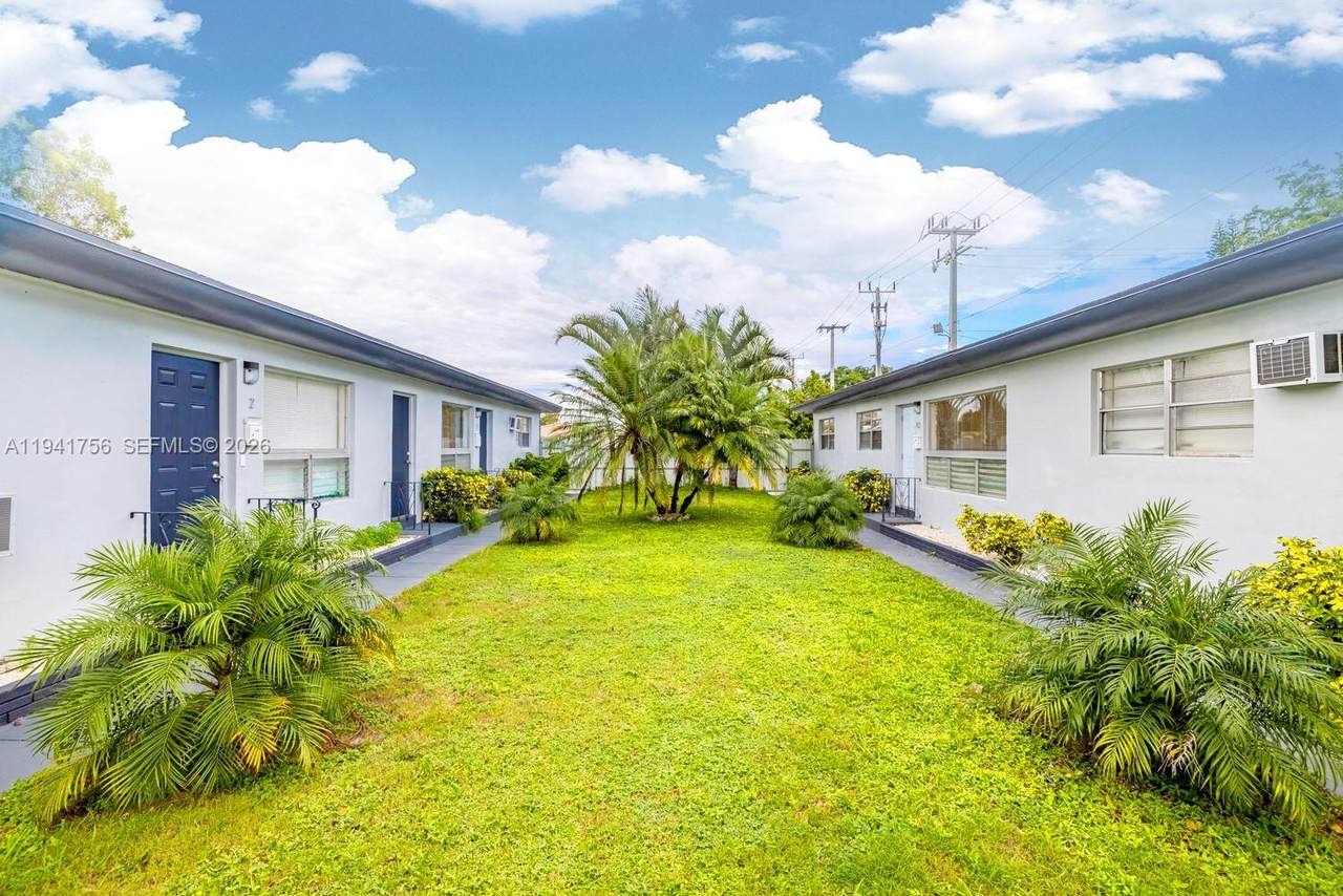 2206 Fillmore St - Photo 1