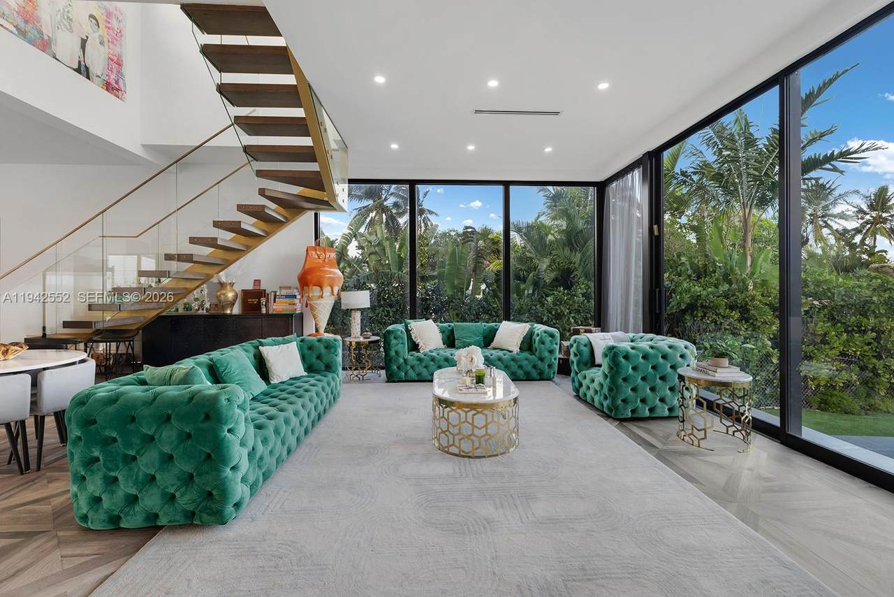 https://bt-photos.global.ssl.fastly.net/miami/1280_boomver_2_A11942552-2.jpg