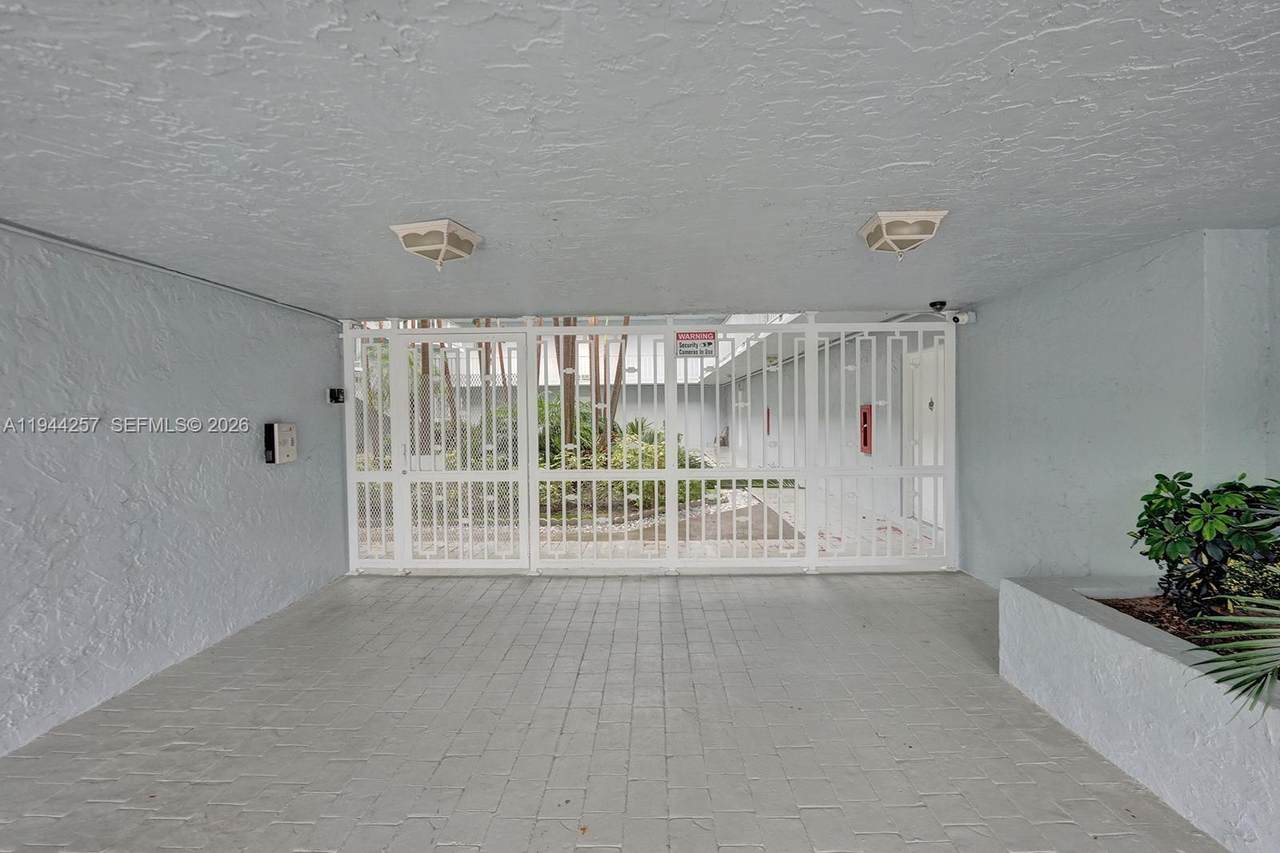 https://bt-photos.global.ssl.fastly.net/miami/1280_boomver_1_A11944257-2.jpg