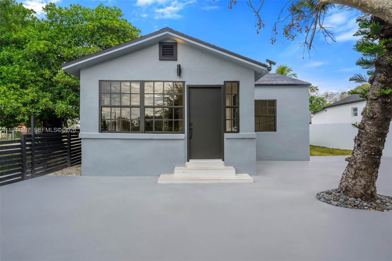 1995 58th St - Photo 1