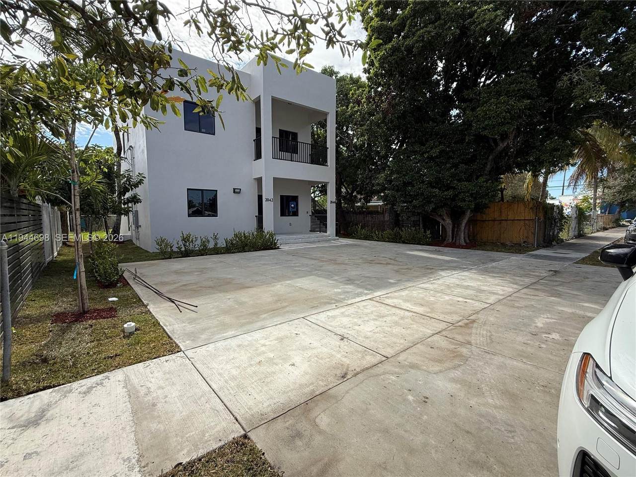2042 55 TERRACE - Photo 1