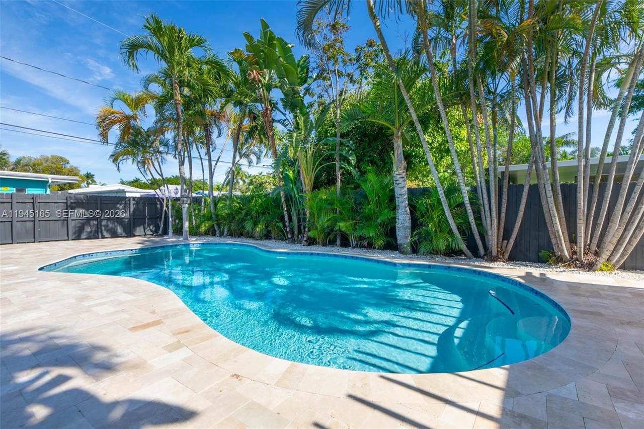 1627 Moffett St - Photo 1