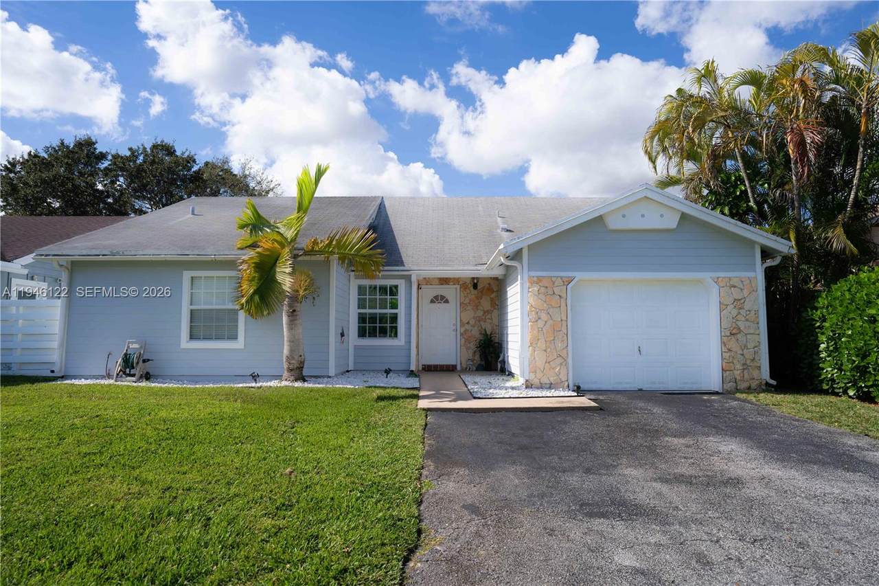 14954 142nd Pl - Photo 1
