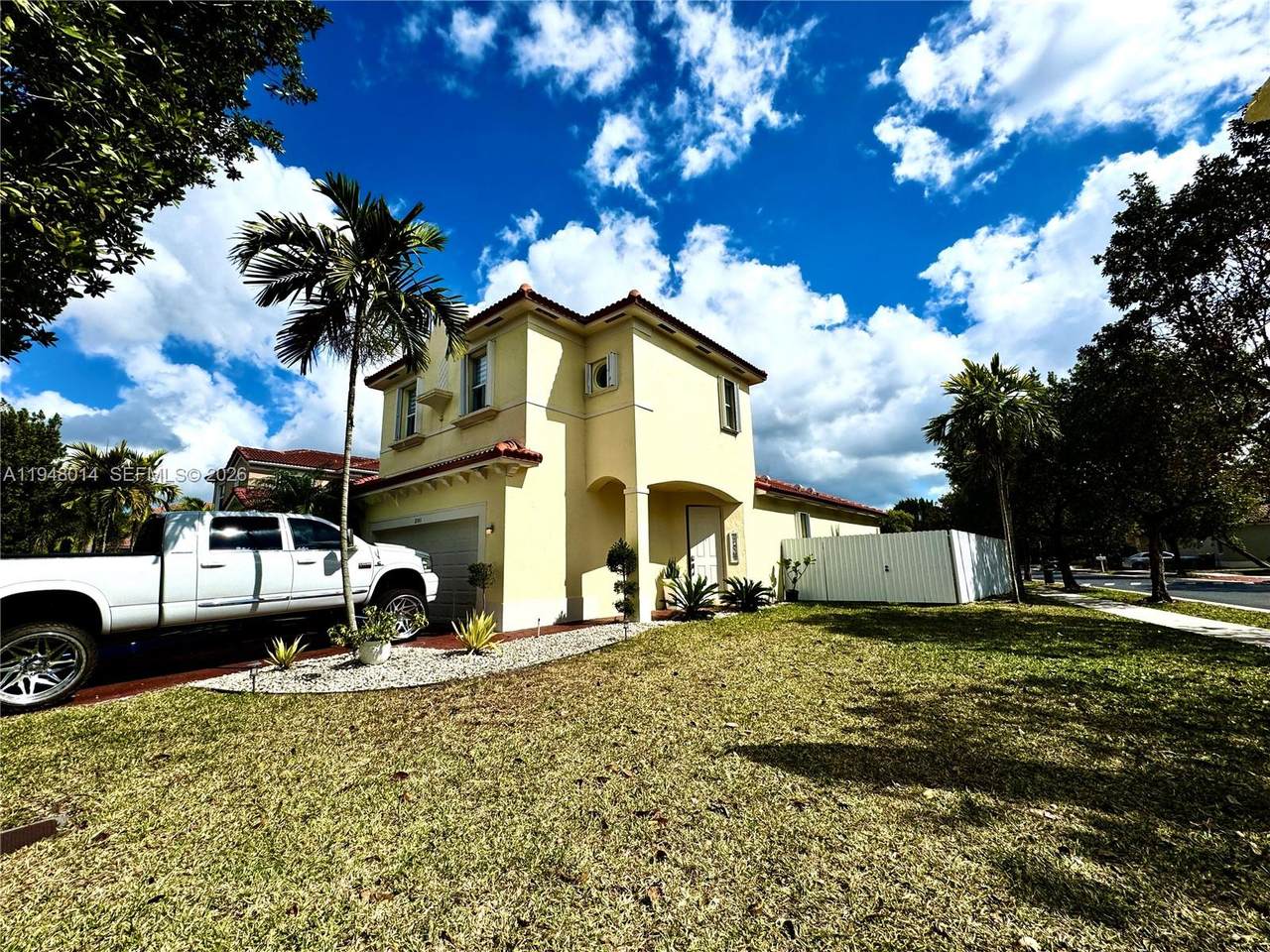https://bt-photos.global.ssl.fastly.net/miami/1280_boomver_2_A11948014-2.jpg