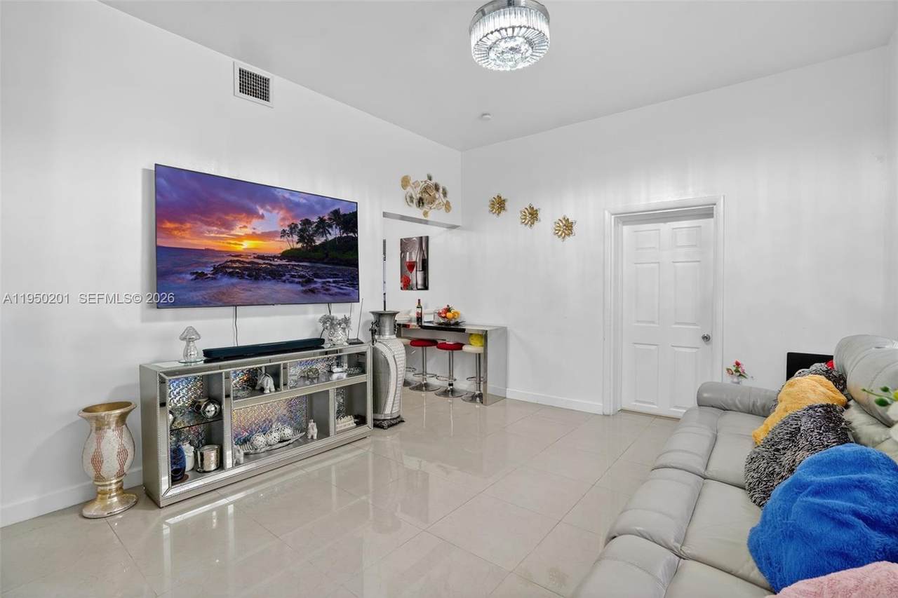https://bt-photos.global.ssl.fastly.net/miami/1280_boomver_2_A11950201-2.jpg