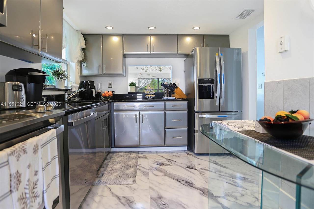 6570 Royal Palm Blvd - Photo 1