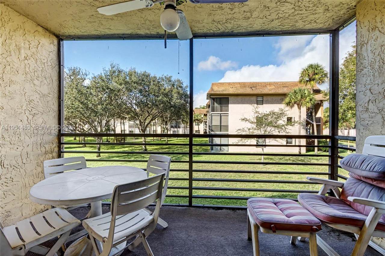 6085 Sabal Palm Blvd - Photo 1