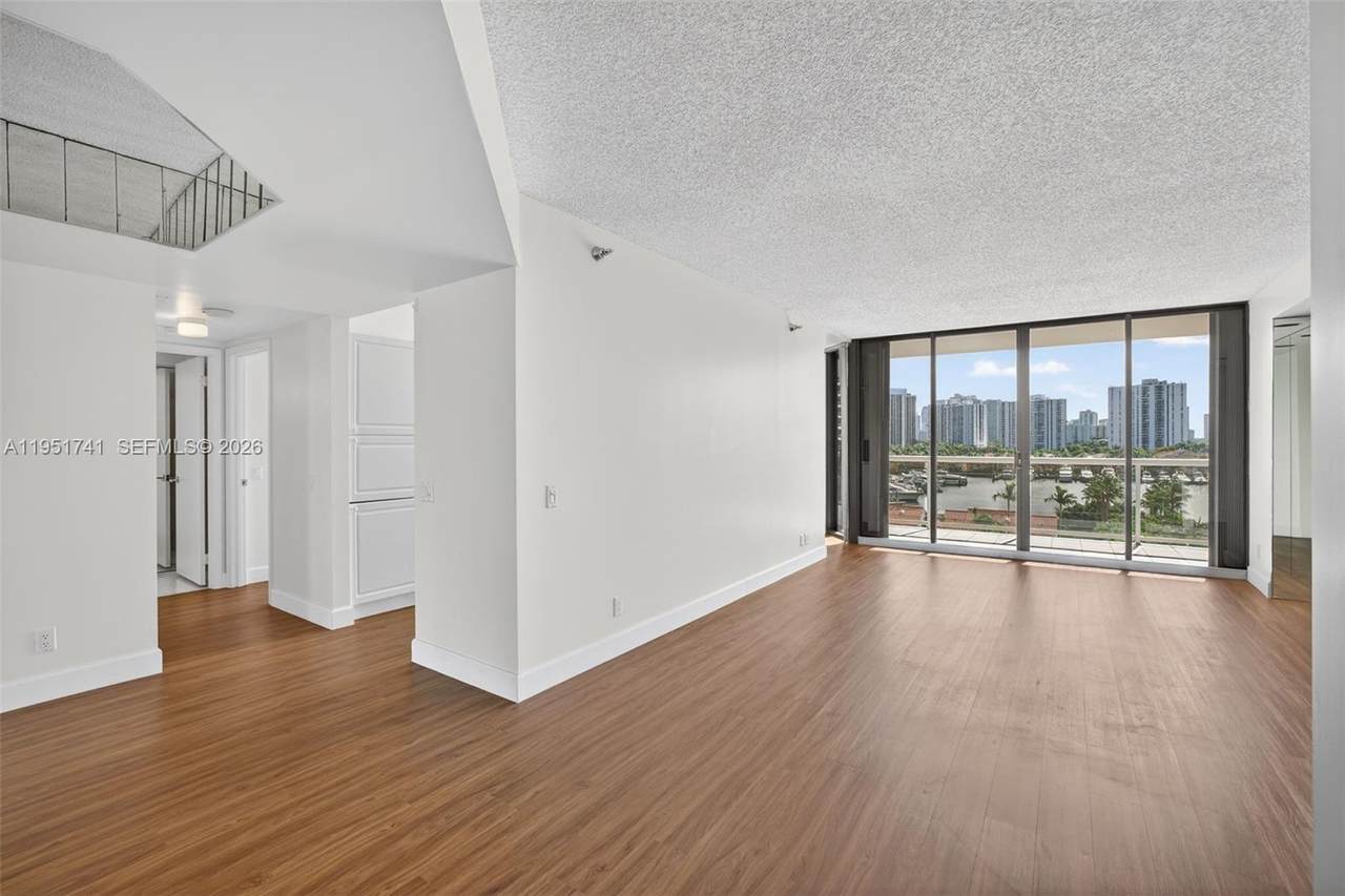 3640 Yacht Club Dr - Photo 1