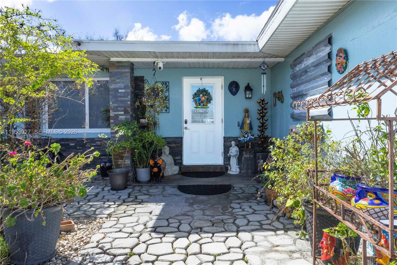 1526 4th Terrace - Photo 1