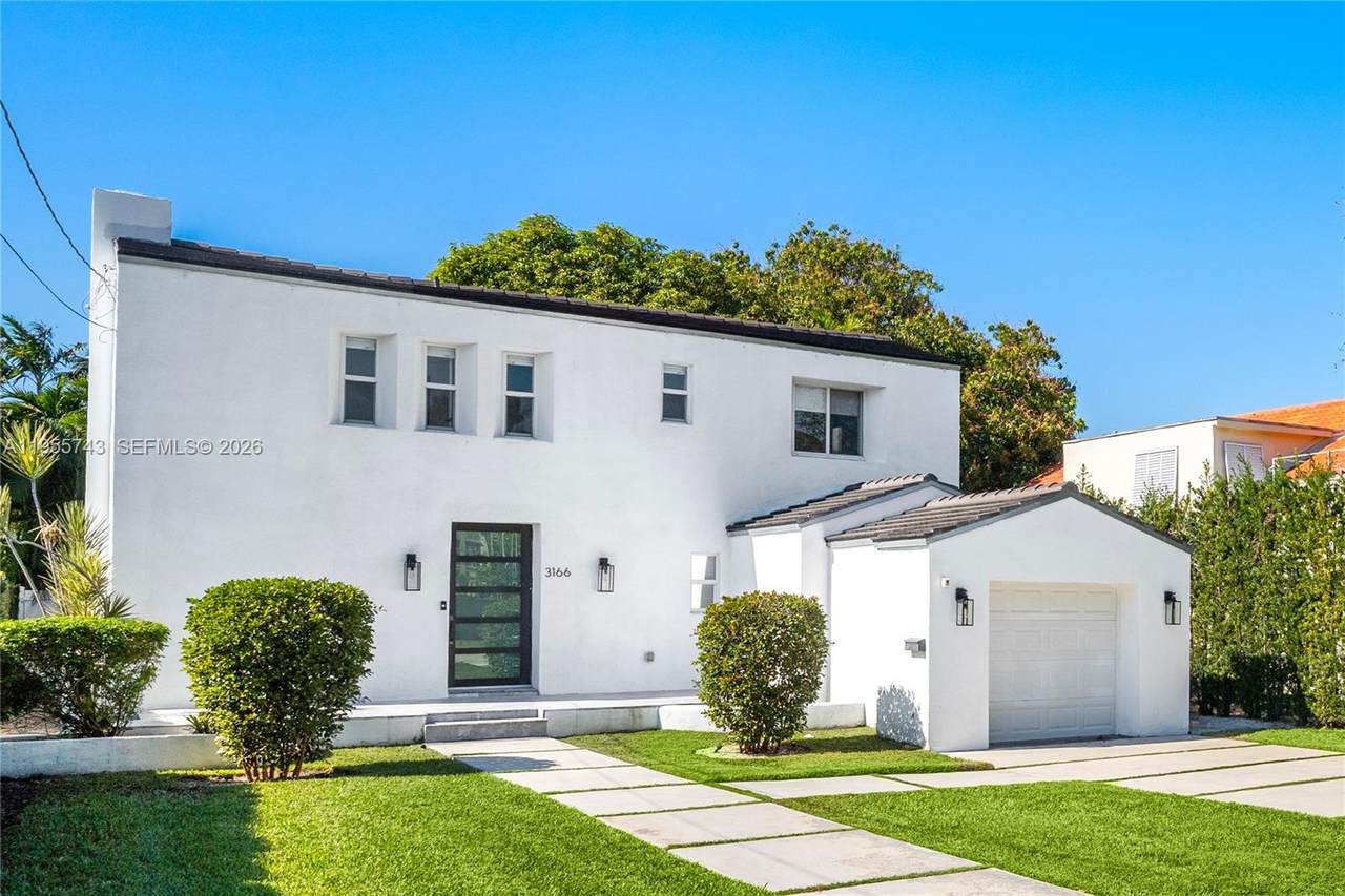 3166 Royal Palm Ave - Photo 1